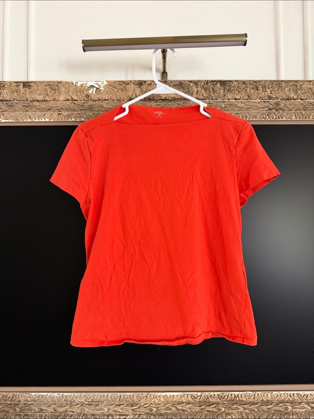 Women's Short-Sleeve Crewneck Tee in Red